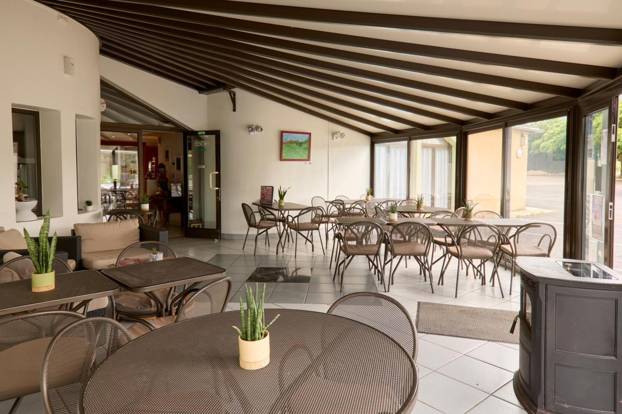 Hotel-Restaurant Le Calice Du Gevaudan - A75 Банассак Экстерьер фото