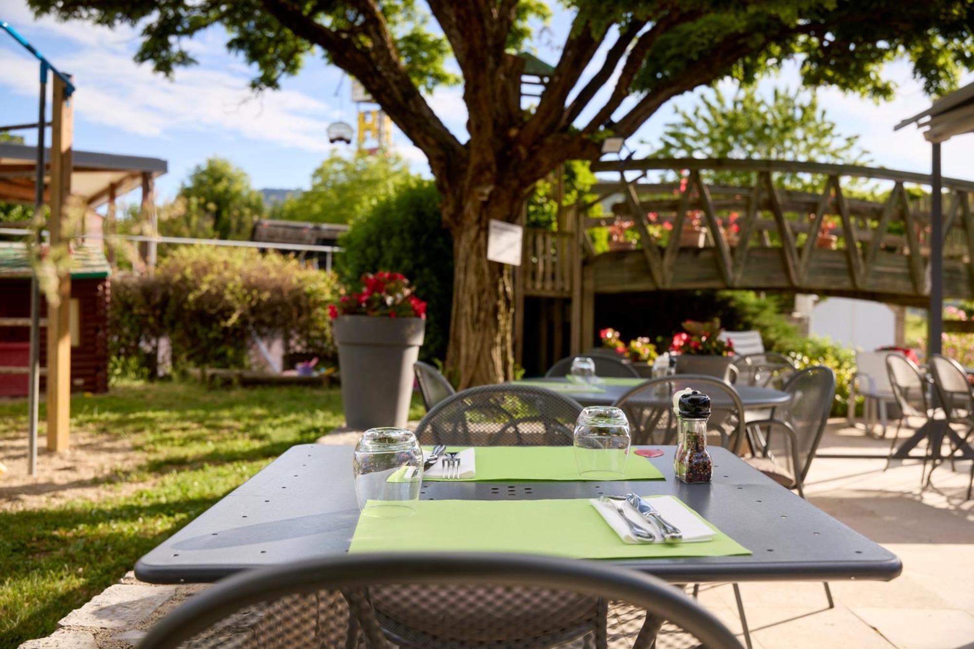 Hotel-Restaurant Le Calice Du Gevaudan - A75 Банассак Экстерьер фото