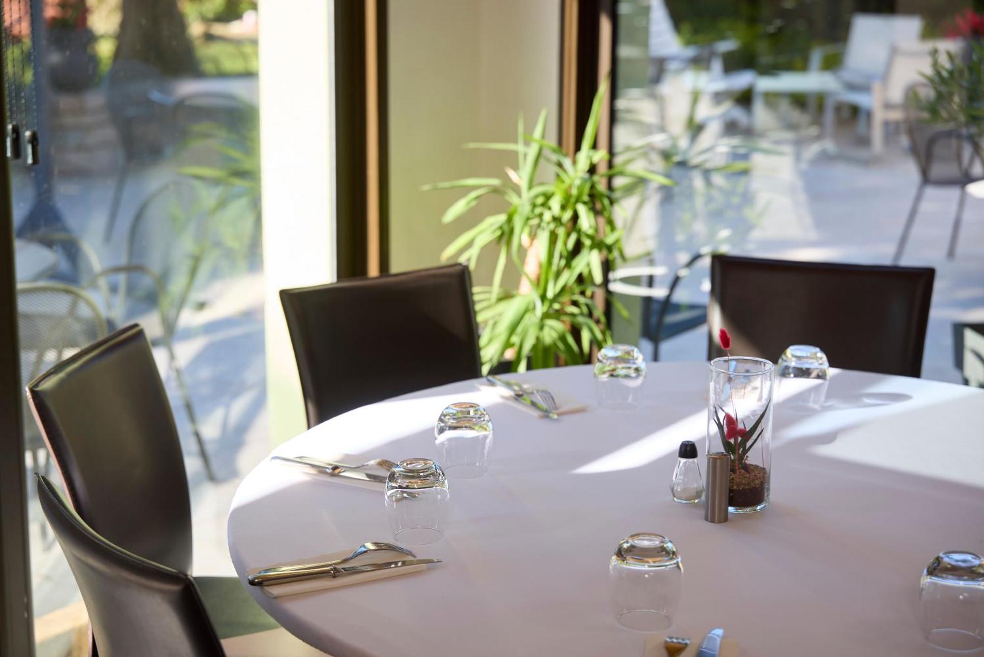 Hotel-Restaurant Le Calice Du Gevaudan - A75 Банассак Экстерьер фото