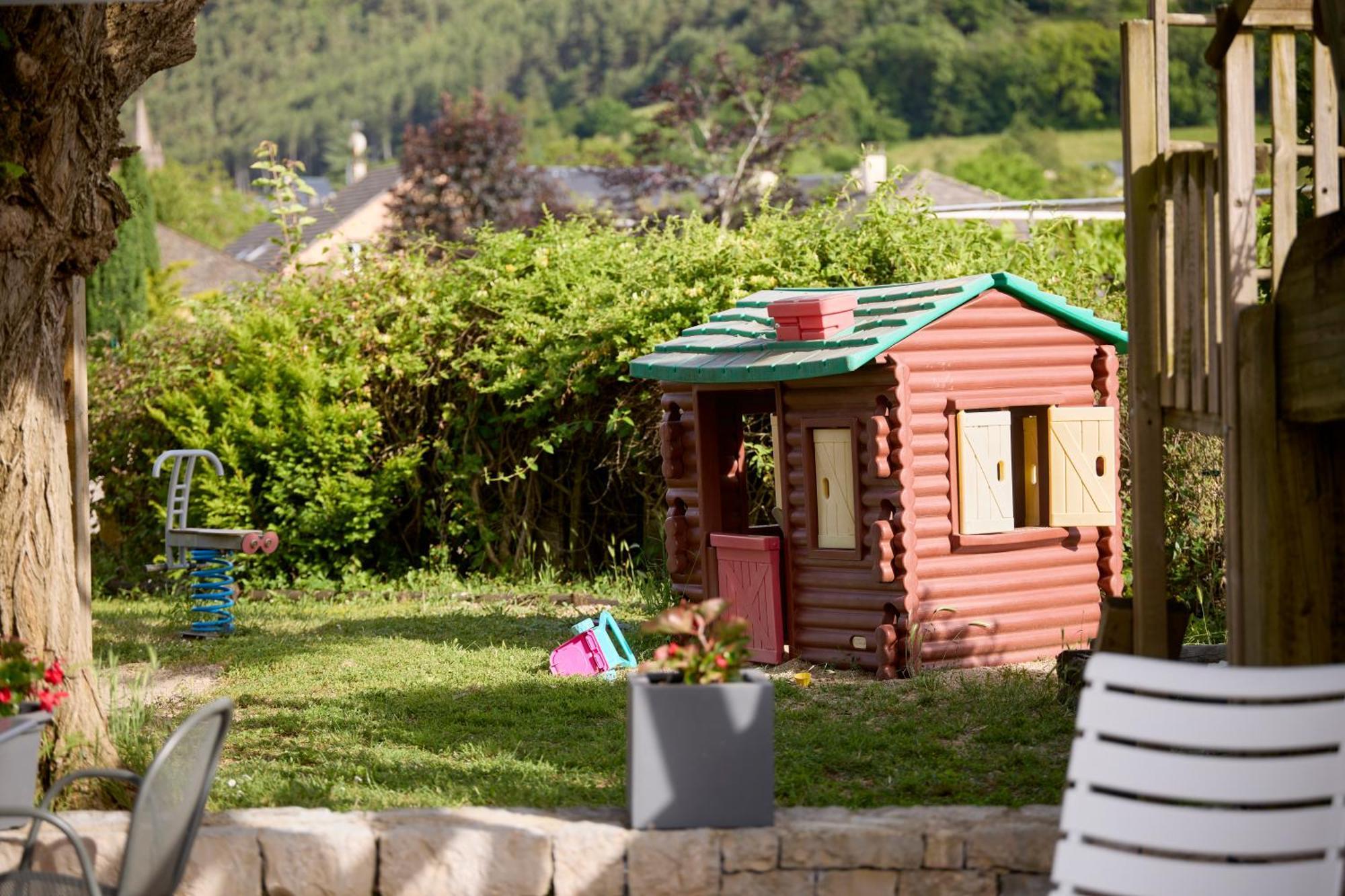 Hotel-Restaurant Le Calice Du Gevaudan - A75 Банассак Экстерьер фото