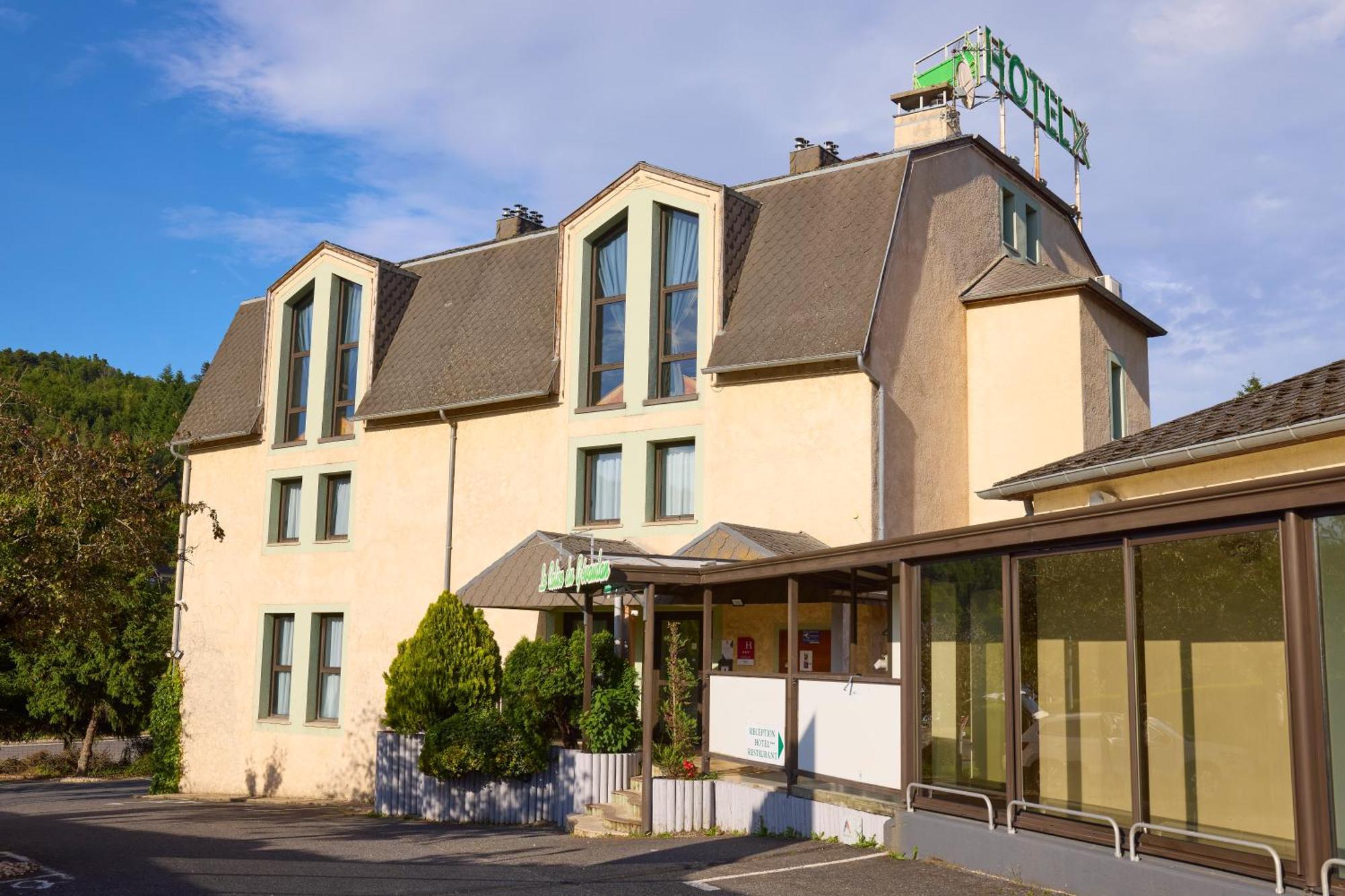 Hotel-Restaurant Le Calice Du Gevaudan - A75 Банассак Экстерьер фото