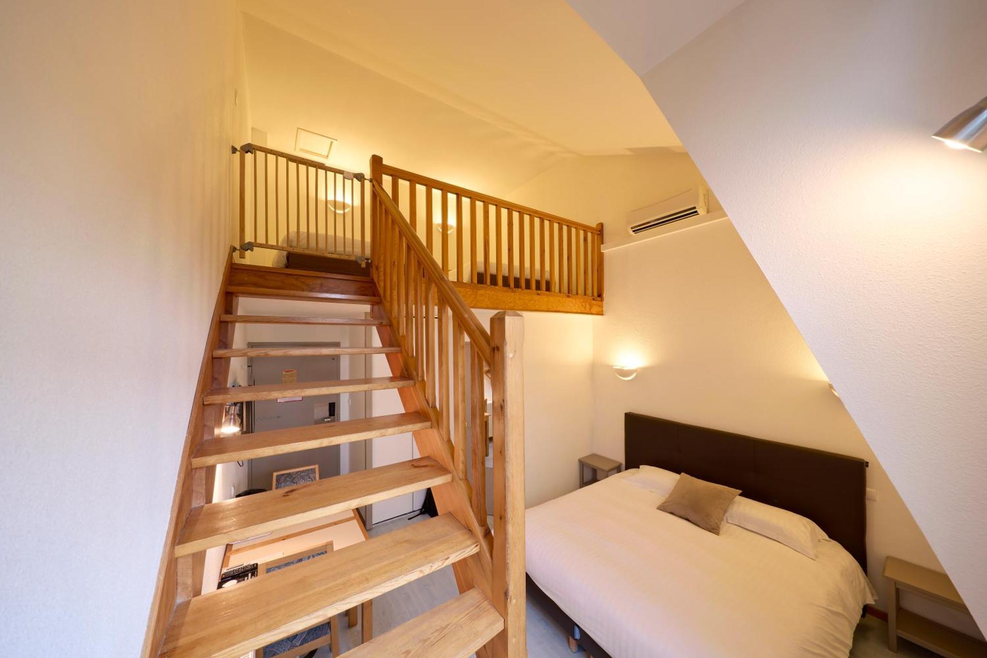Hotel-Restaurant Le Calice Du Gevaudan - A75 Банассак Экстерьер фото