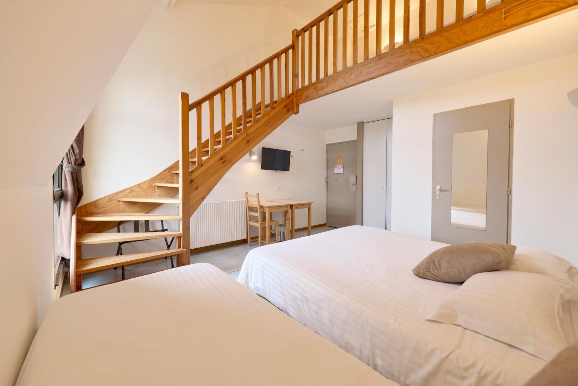 Hotel-Restaurant Le Calice Du Gevaudan - A75 Банассак Экстерьер фото
