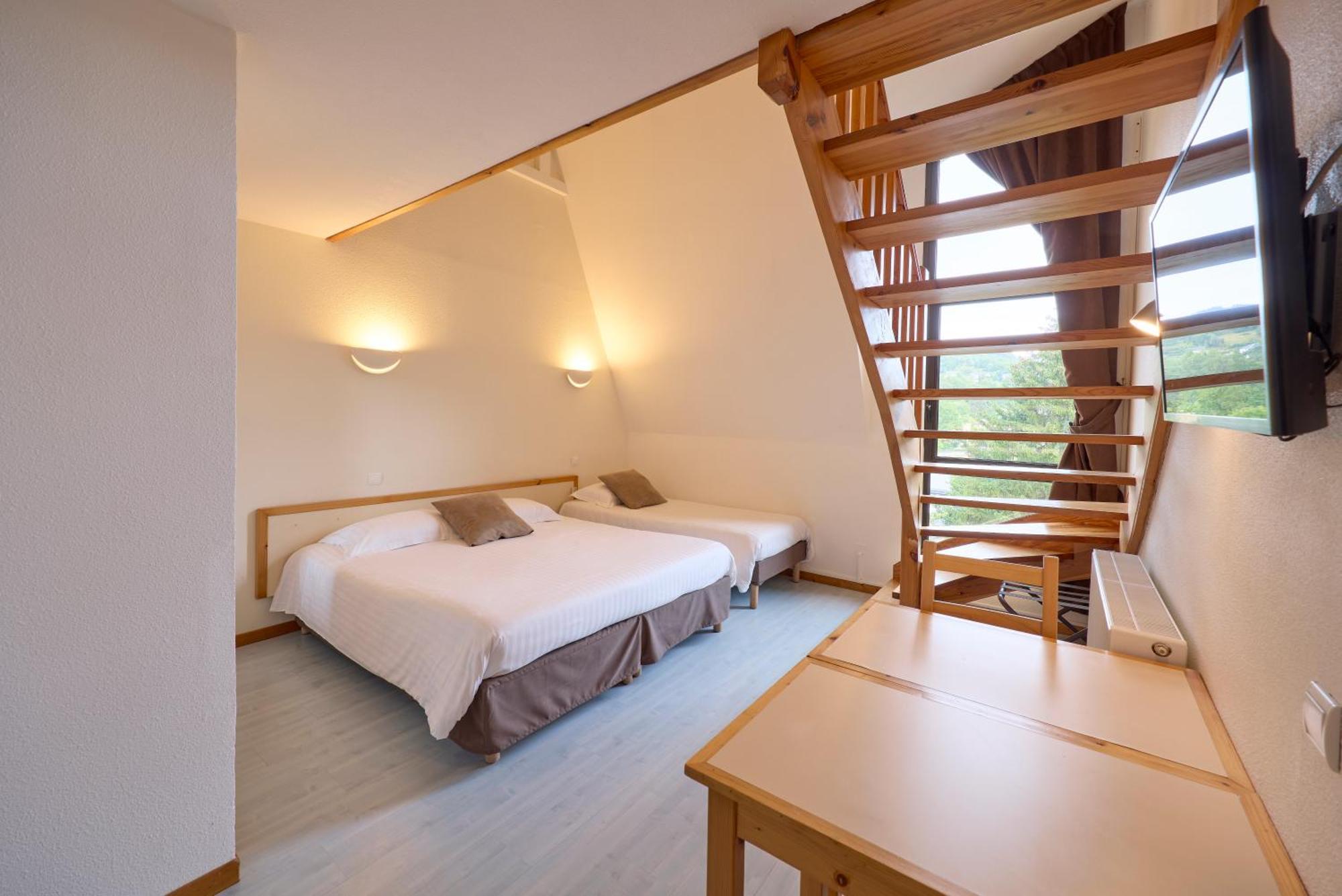 Hotel-Restaurant Le Calice Du Gevaudan - A75 Банассак Экстерьер фото