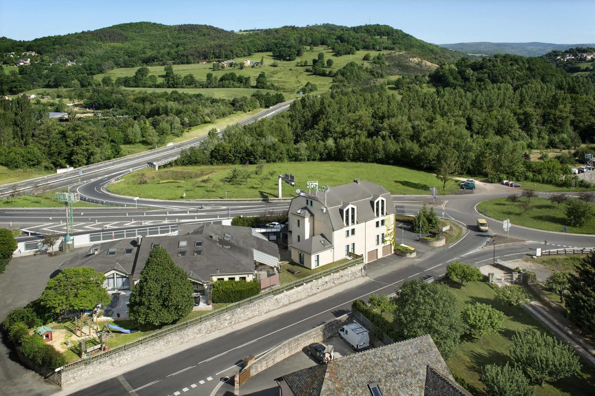 Hotel-Restaurant Le Calice Du Gevaudan - A75 Банассак Экстерьер фото